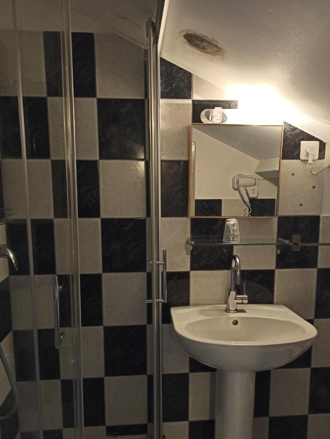 Le Poudrier Hotel Limoges Exterior foto